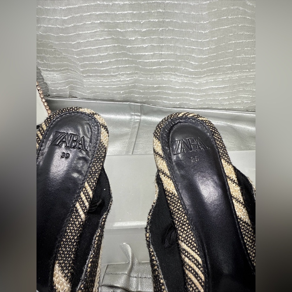 (Z1) Zara women's flat mules, size 39/8 US, ivory black, with shiny stripes - Picture 6 of 13